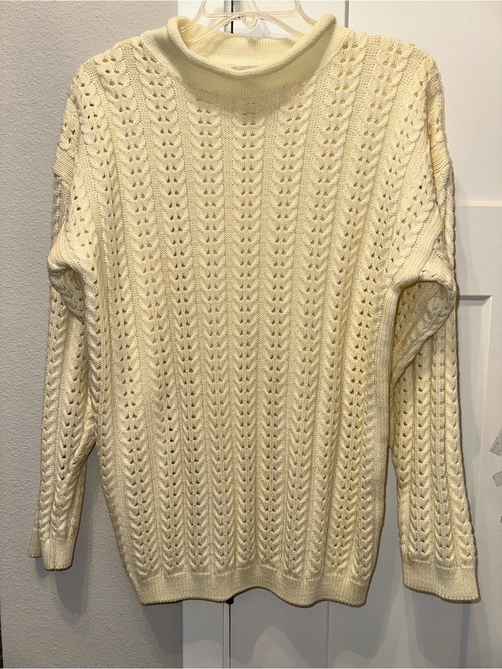 A&M Collection Cream Cable Knit Women's Sweater size L 100% acrylic